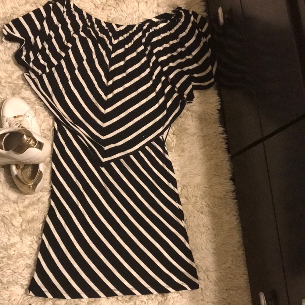 CASUAL STRIPE DRESS ⚫️⚪️